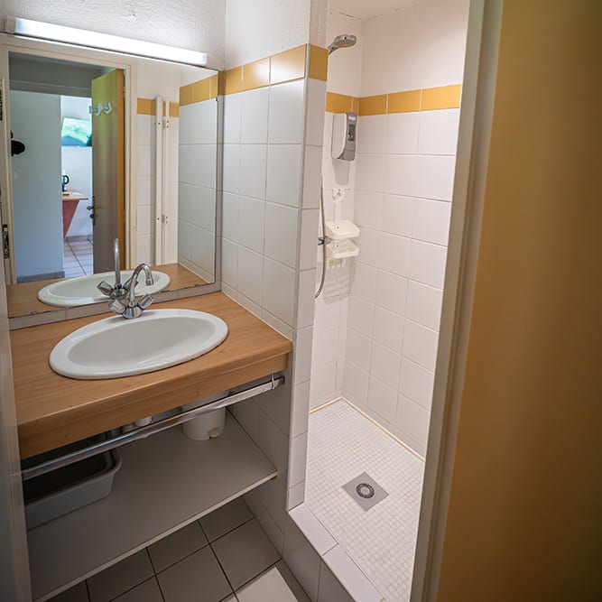 Salle de bain Cottage Camping Gévaudan